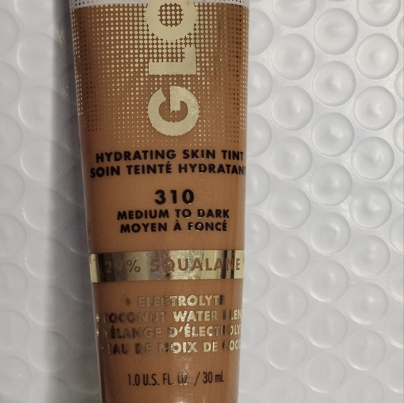 Milani Cream To Powder Foundation & Glow Hydrating Skin Tint - Picture 4 of 6